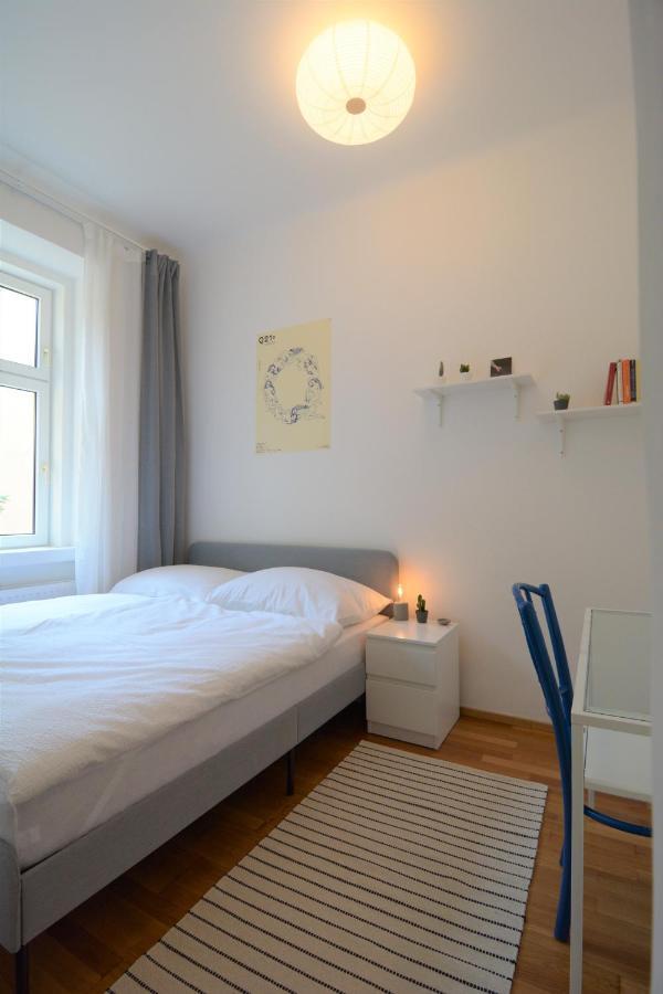 2-rooms; And Relax! Near Main Station Wiedeń